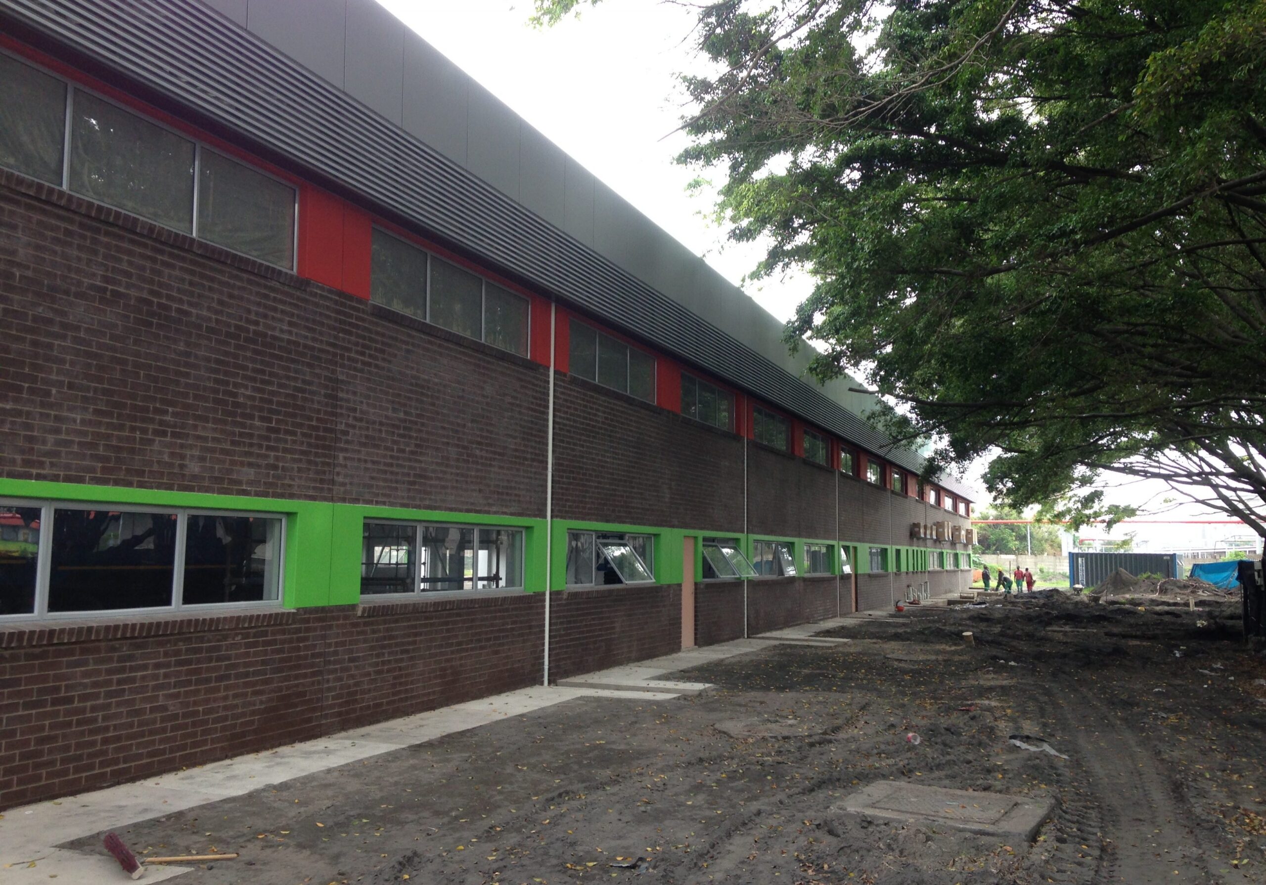 Transnet School of engeneering 1 Bulk earthworks and complete construction of new 5000 square metre warehouse, A grade office space, external hardstands and all other infrastructural items such as storm water, sewer lines etc.